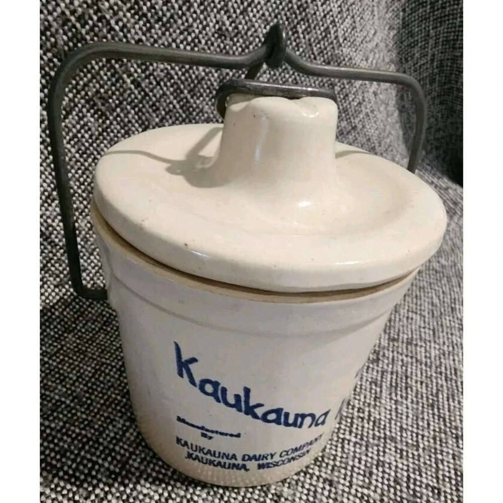 Kaukauna‎ Klub Dairy Crock with Lid Kaukauna, Wisconsin Copyright 1933